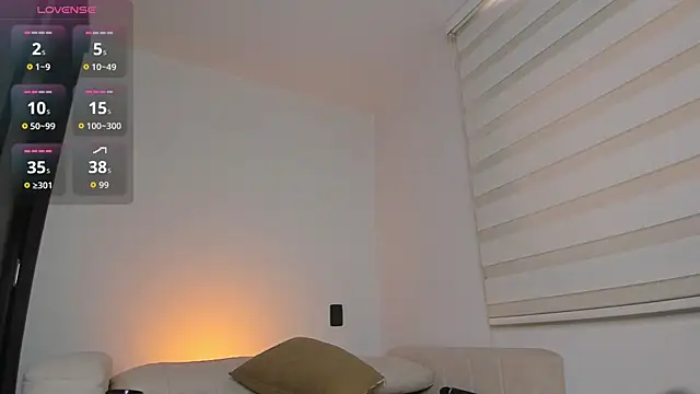 arianna 000 online show from April 2026 12:20:01 PM