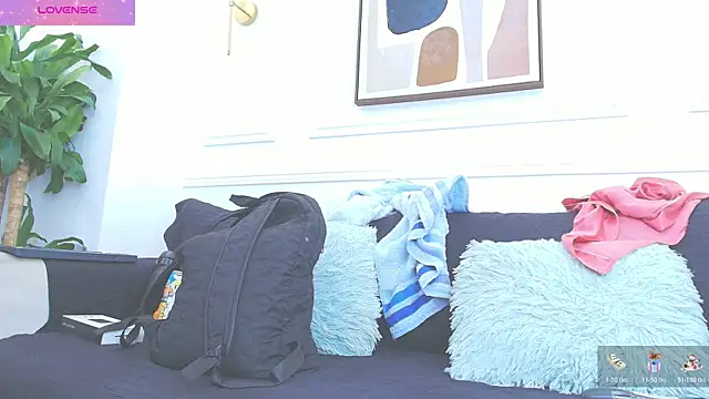 Daisy Price online show from November 2025 11:32:01 AM