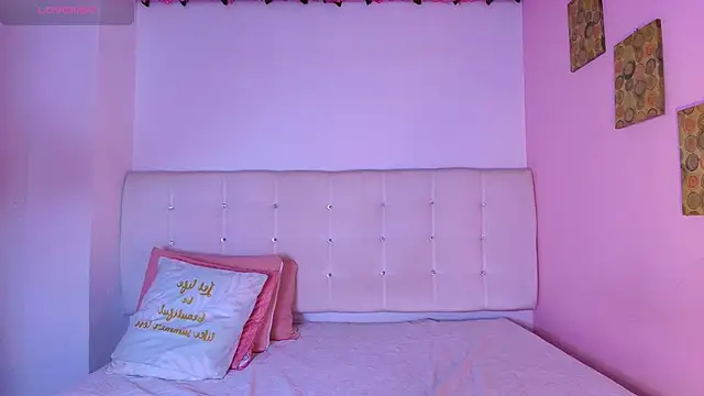 lilyth bloom online show from February 2026 12:45:01 PM