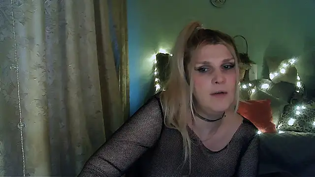 TsPostophere online show from February 2025 01:41:02 PM