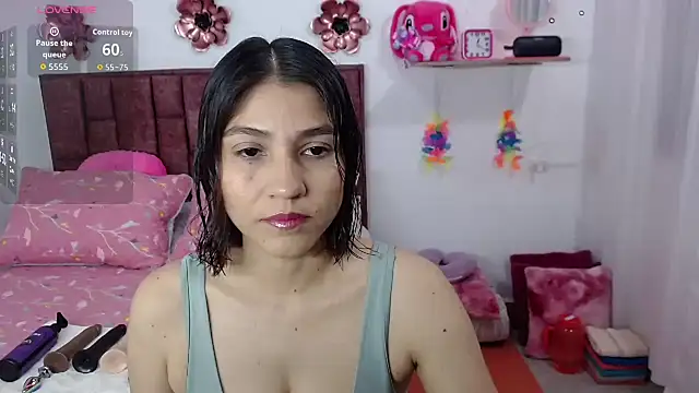 Snapshot of Lunna_desire chatting on October 2025 04:40:02 PM Lunna desire online show from October 2025 04:40:02 PM