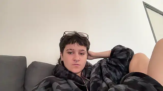 Snapshot of NIQUE_TARAXX chatting on September 2025 11:26:01 AM NIQUE TARAXX online show from September 2025 11:26:01 AM