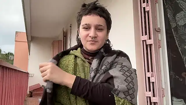 Snapshot of NIQUE_TARAXX chatting on September 2025 11:16:01 AM NIQUE TARAXX online show from September 2025 11:16:01 AM