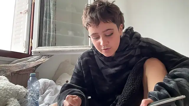 Snapshot of NIQUE_TARAXX chatting on September 2025 01:44:01 PM NIQUE TARAXX online show from September 2025 01:44:01 PM