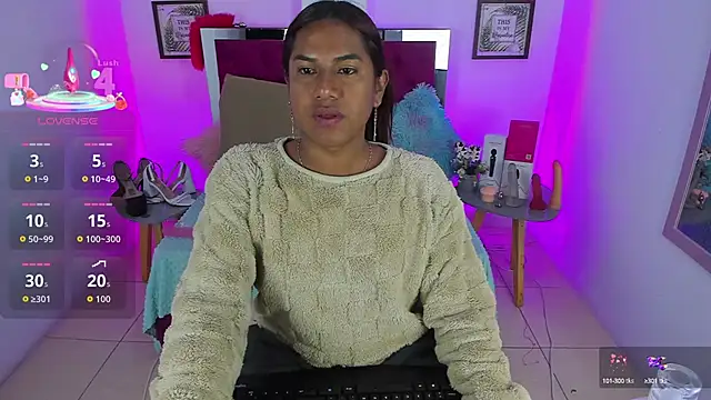 Khloee f w online show from September 2025 05:05:01 PM