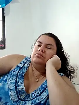 yaneth  online show from November 2025 12:08:02 PM