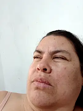 yaneth  online show from November 2025 12:49:02 PM