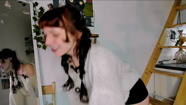 LeelooYolo online show from May 2026 10:58:01 PM