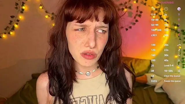LeelooYolo online show from June 2026 10:15:01 PM