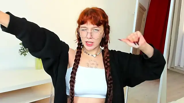 LeelooYolo online show from November 2025 10:30:02 AM