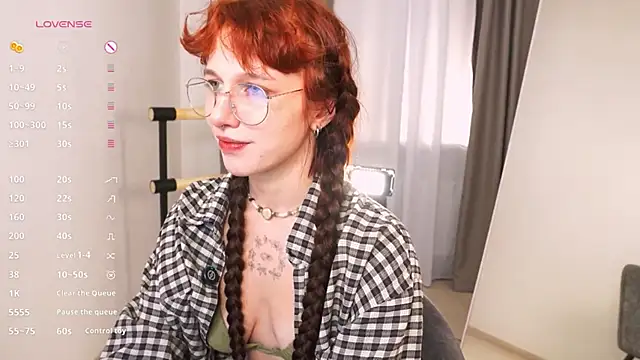 LeelooYolo online show from November 2025 03:49:01 PM