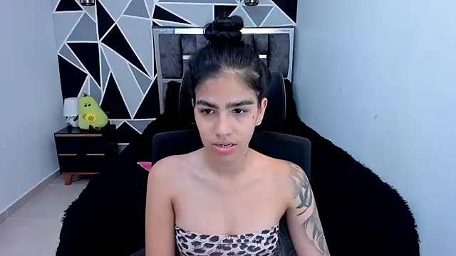 valeria-duarte online show from April 2026 06:03:02 PM