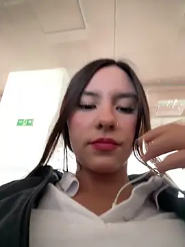 Katie rawwww online show from October 2025 03:33:02 PM