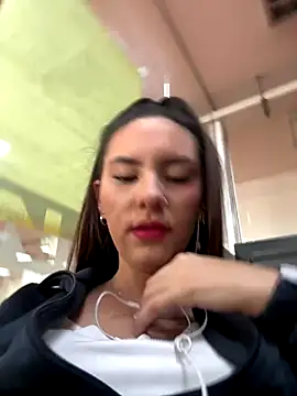 Katie rawwww online show from December 2025 04:16:01 PM