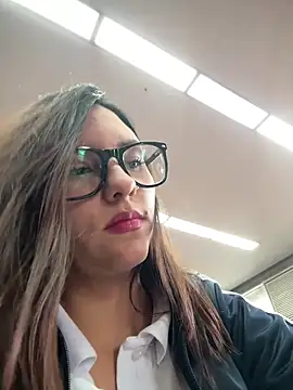 Katie rawwww online show from October 2025 01:35:02 PM