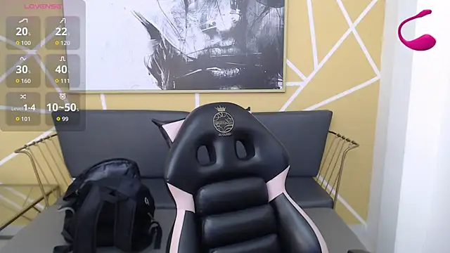 olivia russo  online show from November 2025 08:02:01 PM