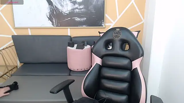 Snapshot of olivia_russo_ chatting on February 2026 08:07:01 PM olivia russo online show from February 2026 08:07:01 PM