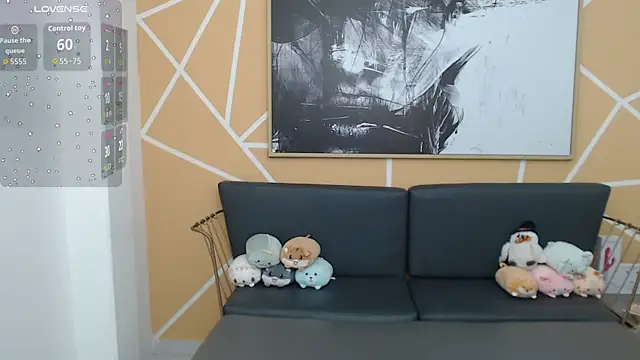 olivia russo  online show from October 2025 01:11:01 PM