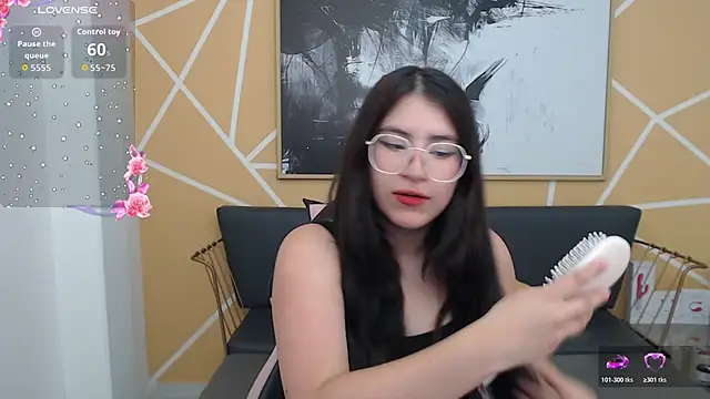 olivia russo  online show from November 2025 08:13:02 PM