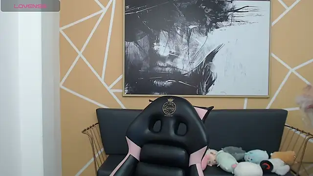 Snapshot of olivia_russo_ chatting on October 2025 08:19:02 PM olivia russo online show from October 2025 08:19:02 PM