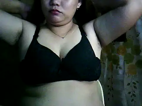 yuana25 online show from November 2025 03:39:02 AM