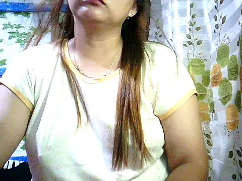 yuana25 online show from October 2025 12:57:01 PM