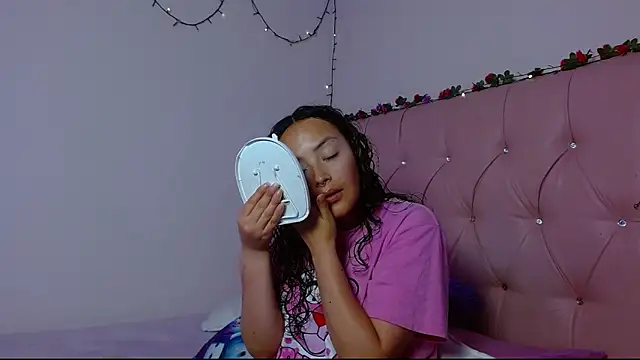 Snapshot of manumeow1 chatting on December 2025 10:20:01 PM manumeow1 online show from December 2025 10:20:01 PM