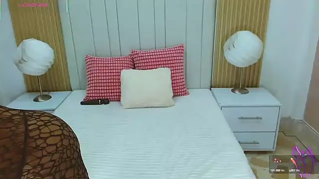 WildScarlet online show from September 2025 01:22:02 PM