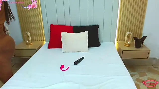 WildScarlet online show from October 2025 12:57:01 PM