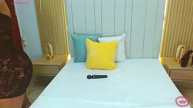 WildScarlet online show from October 2025 01:34:01 PM