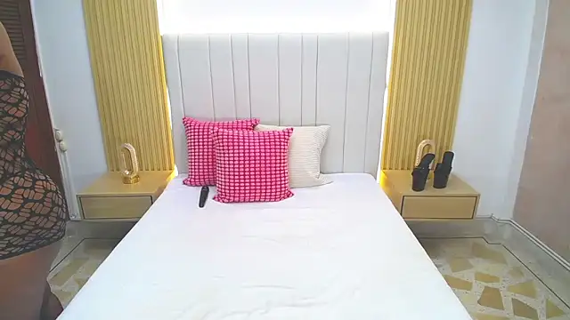 Snapshot of WildScarlet chatting on March 2026 03:17:01 PM WildScarlet online show from March 2026 03:17:01 PM