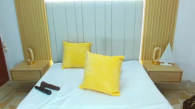 WildScarlet online show from December 2025 12:22:02 PM