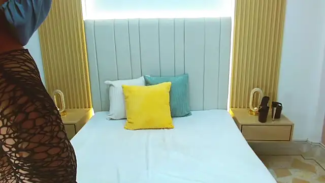 WildScarlet online show from November 2025 12:53:02 PM