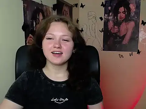 Snapshot of LadyAlice_ chatting on June 2026 06:08:02 AM LadyAlice online show from June 2026 06:08:02 AM