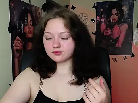 Snapshot of LadyAlice_ chatting on June 2026 05:56:01 AM LadyAlice online show from June 2026 05:56:01 AM