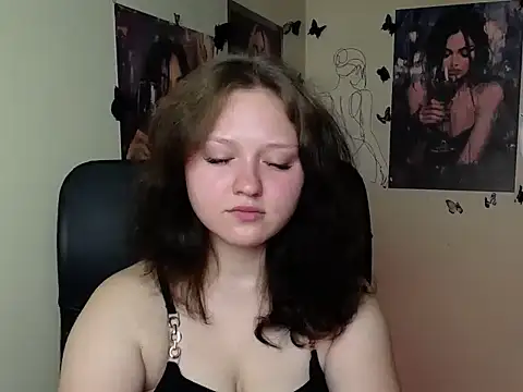 Snapshot of LadyAlice_ chatting on July 2026 06:19:02 AM LadyAlice online show from July 2026 06:19:02 AM