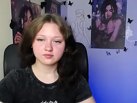 Snapshot of LadyAlice_ chatting on June 2026 06:13:02 AM LadyAlice online show from June 2026 06:13:02 AM