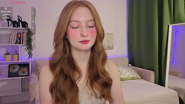 Snapshot of Betty_Twinkle chatting on September 2025 09:22:02 PM Betty Twinkle online show from September 2025 09:22:02 PM