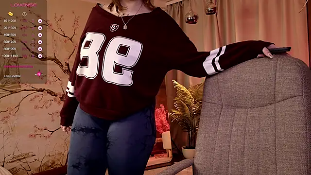 Morvelyn online show from November 2025 02:39:01 PM