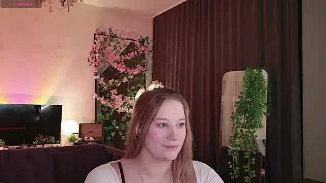 Snapshot of Morvelyn chatting on May 2026 11:01:02 PM Morvelyn online show from May 2026 11:01:02 PM