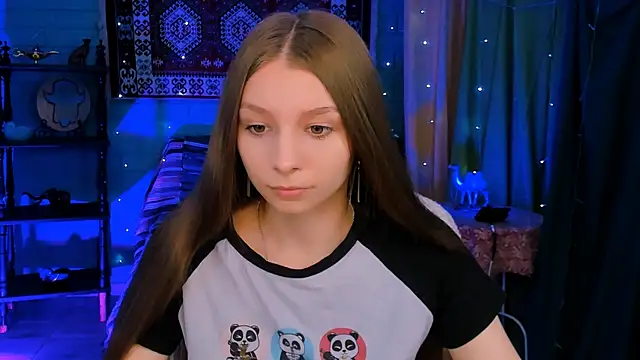Snapshot of JulieDaniel chatting on June 2026 04:13:02 AM JulieDaniel online show from June 2026 04:13:02 AM