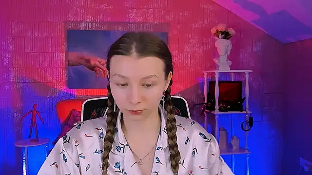 Snapshot of JulieDaniel chatting on November 2025 08:25:01 AM JulieDaniel online show from November 2025 08:25:01 AM