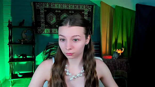 Snapshot of JulieDaniel chatting on November 2025 08:07:02 AM JulieDaniel online show from November 2025 08:07:02 AM