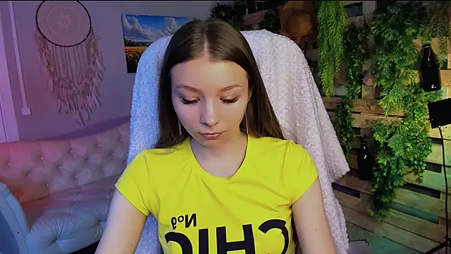 JulieDaniel online show from January 2026 08:18:02 AM