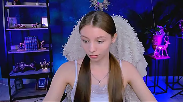 Snapshot of JulieDaniel chatting on June 2026 04:13:01 AM JulieDaniel online show from June 2026 04:13:01 AM