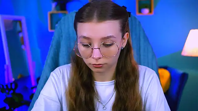 Snapshot of JulieDaniel chatting on September 2025 09:04:02 AM JulieDaniel online show from September 2025 09:04:02 AM