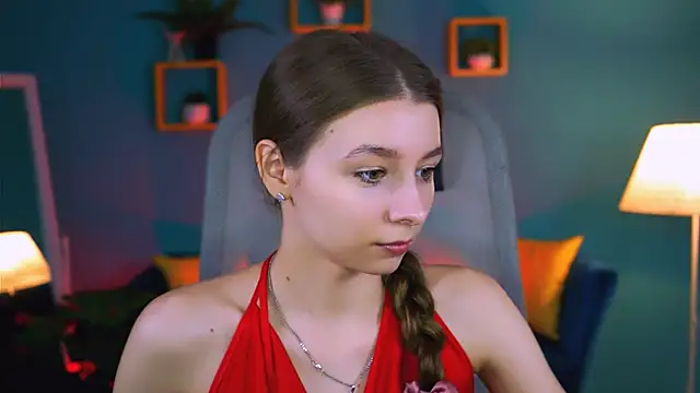 Snapshot of JulieDaniel chatting on October 2025 04:24:02 AM JulieDaniel online show from October 2025 04:24:02 AM