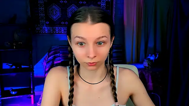 Snapshot of JulieDaniel chatting on November 2025 04:16:01 AM JulieDaniel online show from November 2025 04:16:01 AM