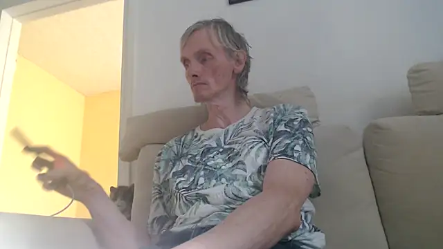 k74robert online show from October 2025 12:15:01 PM