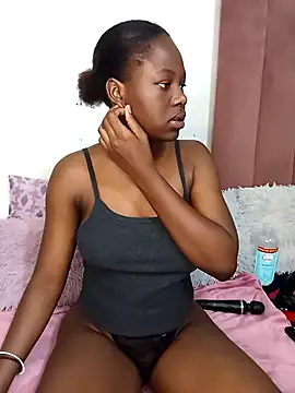 DarkBerryDiamond255 online show from September 2025 07:54:02 PM